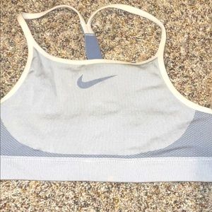NIKE-GIRLS SPORTS BRA